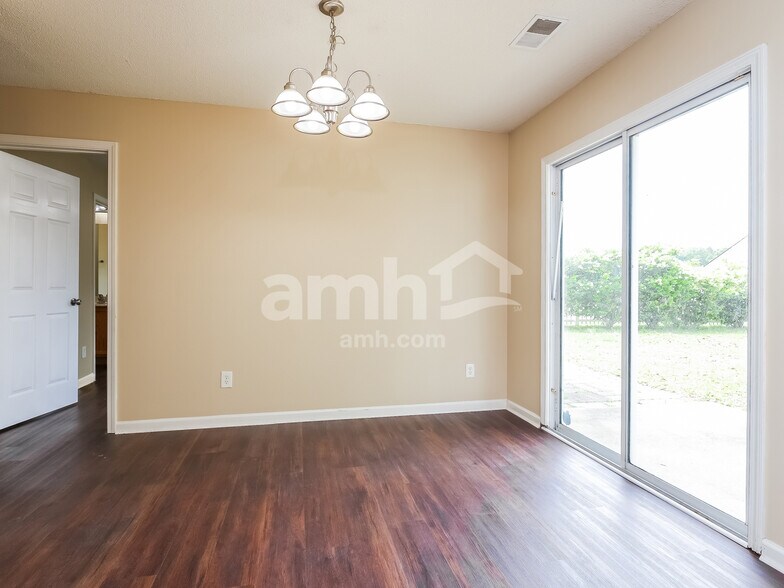 Building Photo - 194 Stoney Xing