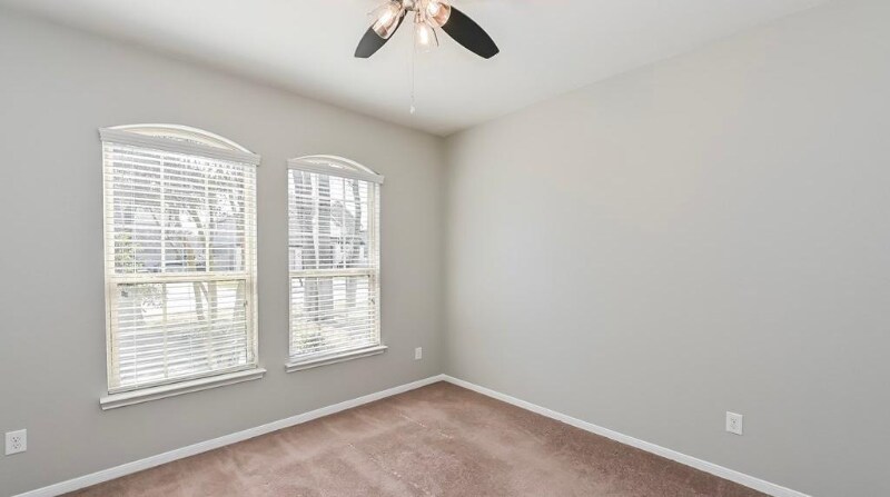 Building Photo - 54114 Roundtable Dr