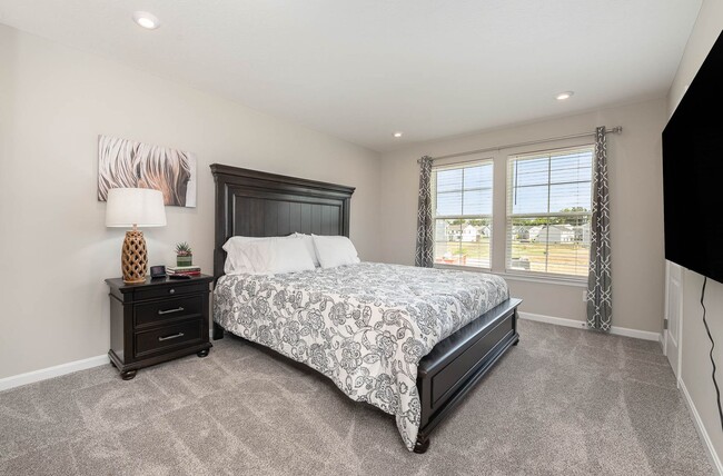 Building Photo - Fully furnished brand new construction. Lu...