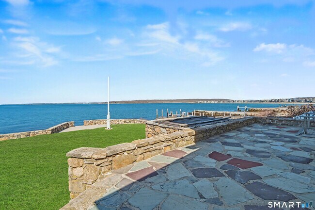 Building Photo - 217 W Shore Ave