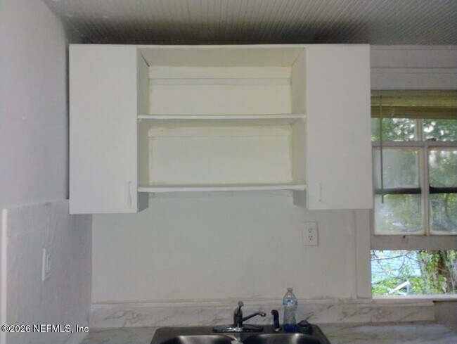 Building Photo - 1104 Tyler St