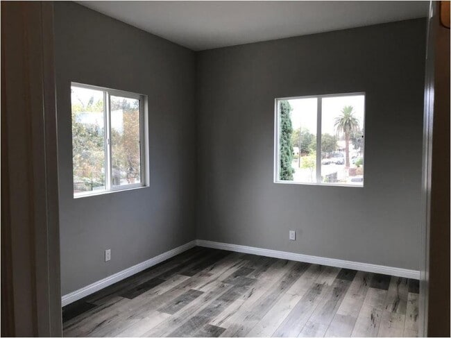 Building Photo - 107(1476)