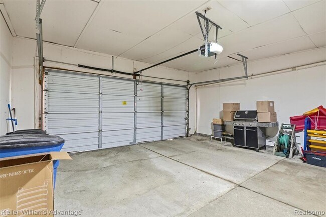 Building Photo - 5271 Wright Way E