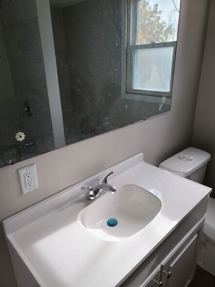 Building Photo - 111 Haldy Ave