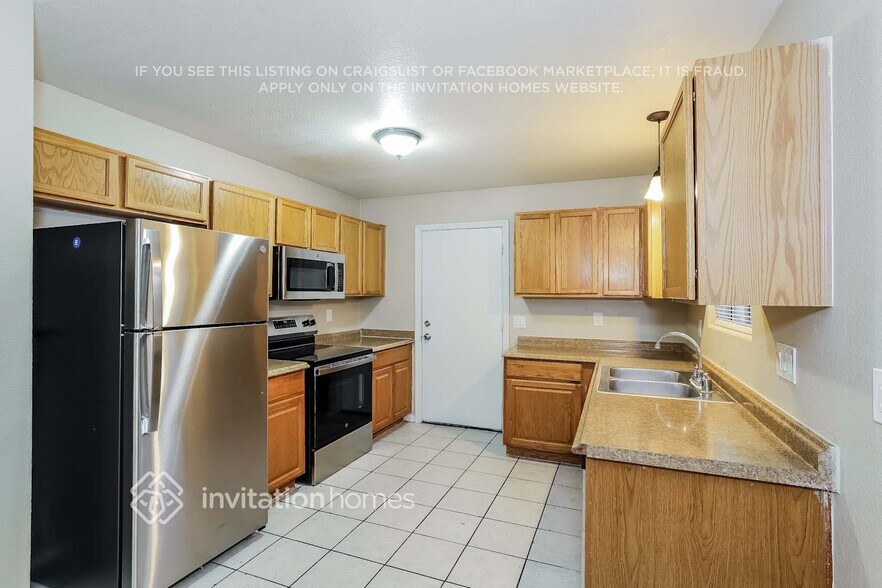 Building Photo - 2222 W Bowker St