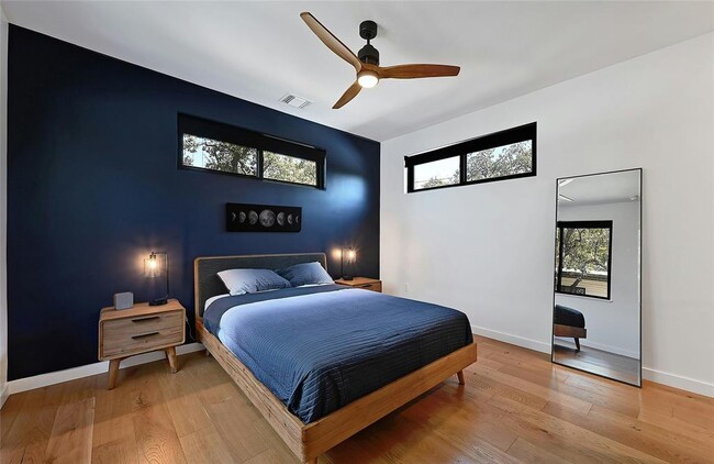 Building Photo - 407 S Park Dr