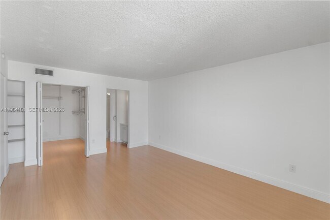 Building Photo - 2350 NE 135th St