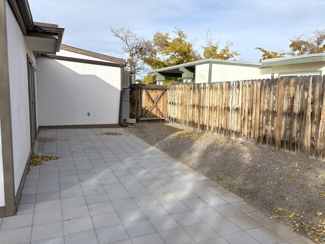 Building Photo - Beautiful 5 Bedroom NE Heights Home With Big Backyard!