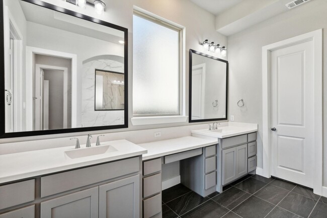 Building Photo - 4131 Sandhills Ln