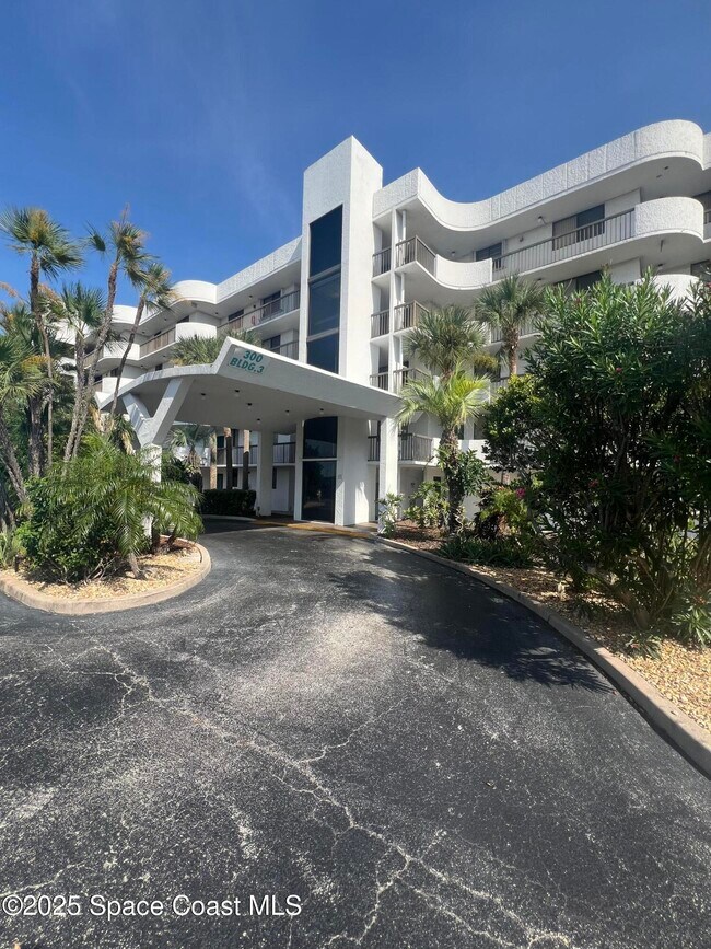 Primary Photo - 300 Columbia Dr