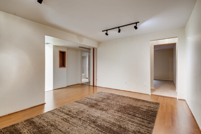 Living & Dining spac - 415 Lilac Ct