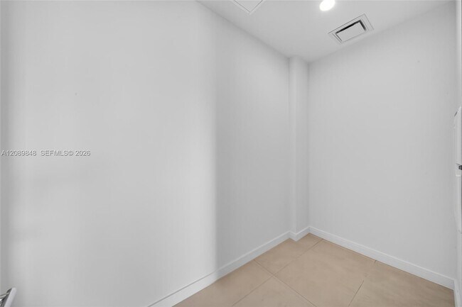 Building Photo - 1400 Biscayne Blvd