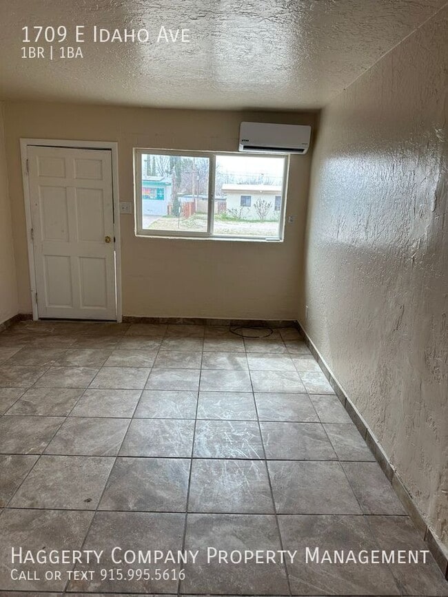 Building Photo - 1709 E Idaho Ave