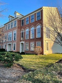 Building Photo - 43000 Matties Terrace