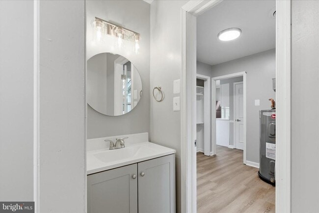 Building Photo - 130 Cox Rd