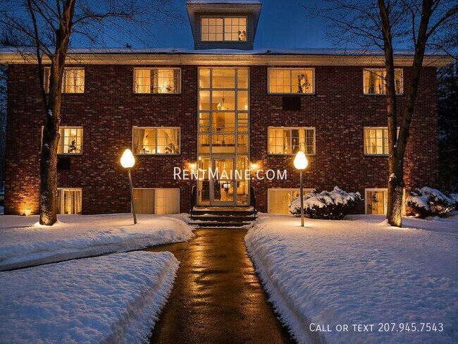 Building Photo - 10 Tall Pines Dr