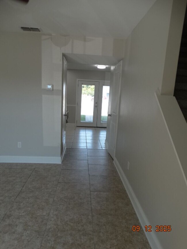 Building Photo - 1325 Greendale Ave