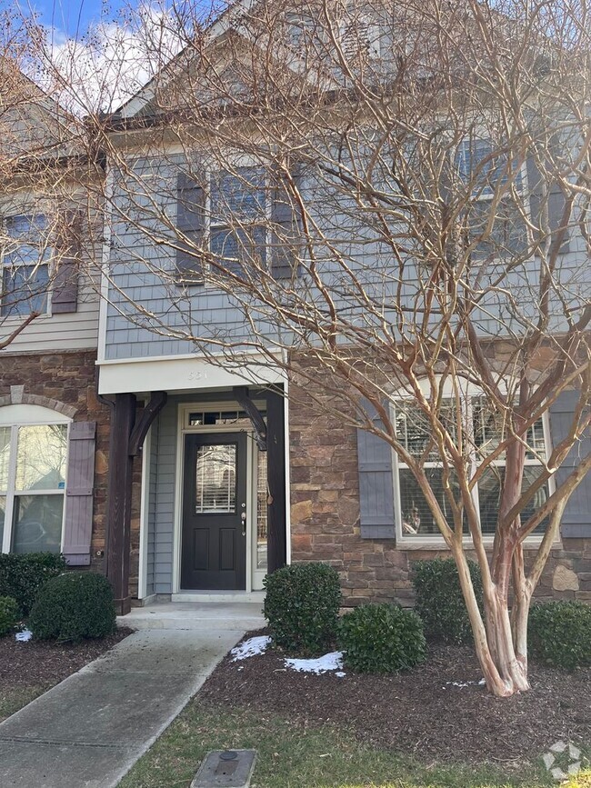 Building Photo - Lovely 3-bedroom, 2.5-bath Townhouse  in Cary