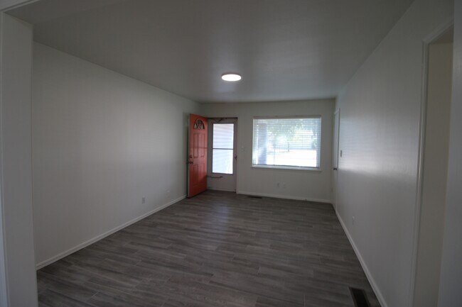 Building Photo - 59 Shirley Ln