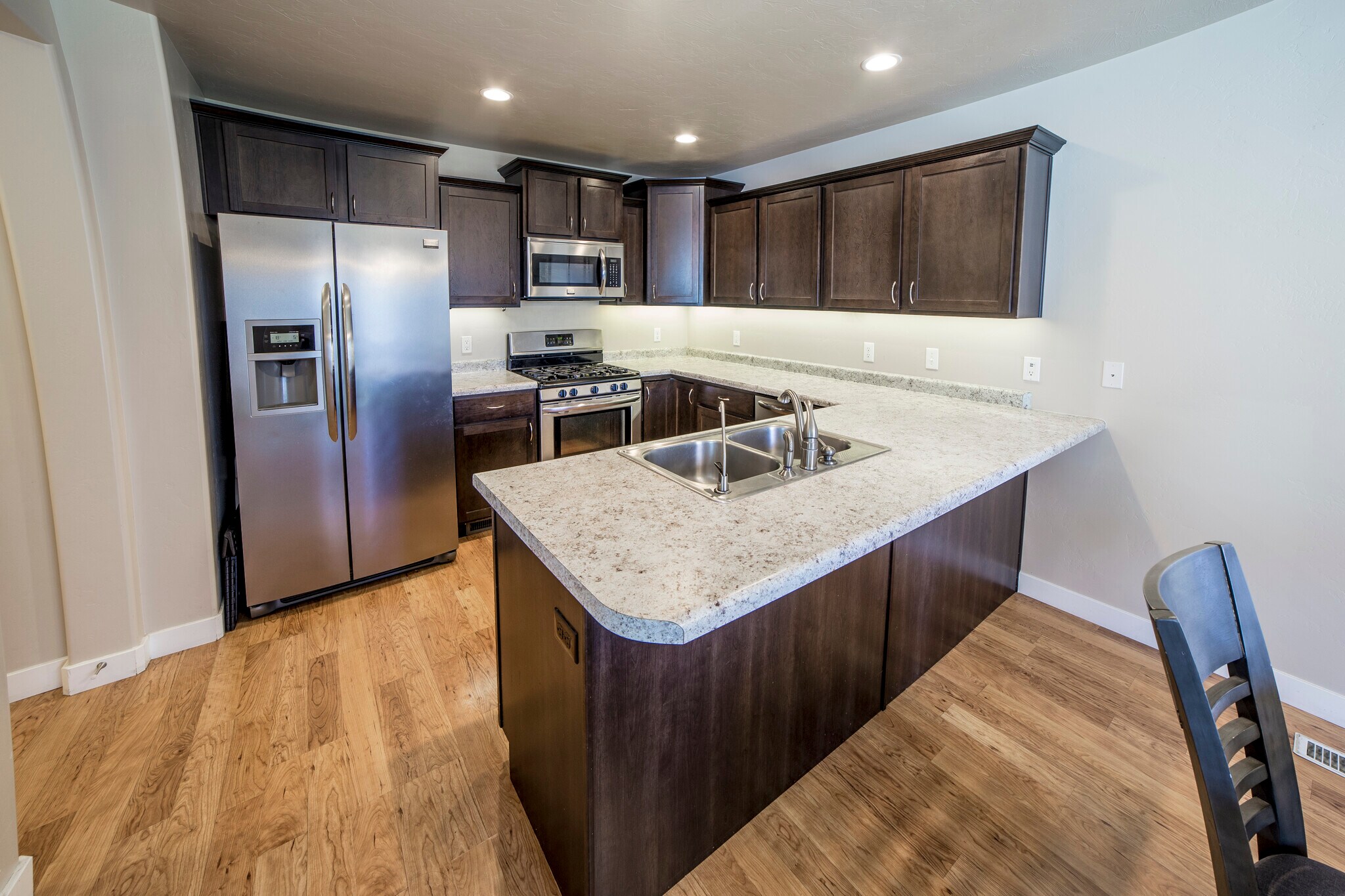 Building Photo - 2666 W Cottonwood Dr