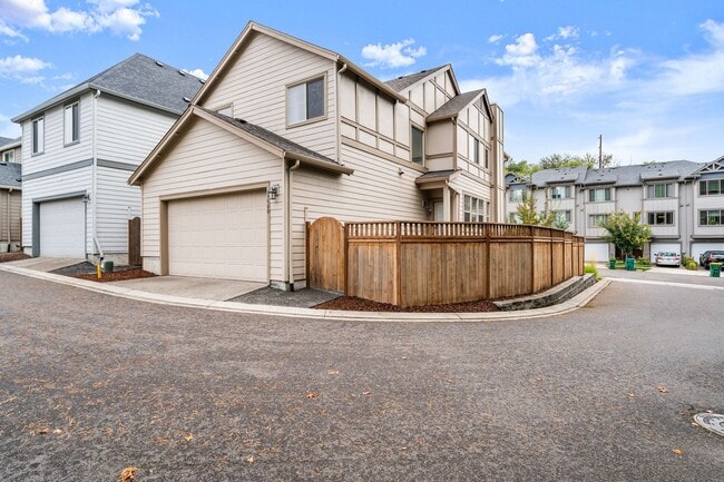 Building Photo - GORGEOUS SHERWOOD 3 BED/2.5 BATH+ OFFICE O...