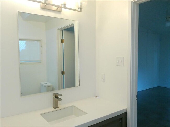 Building Photo - 219 Purl Pl