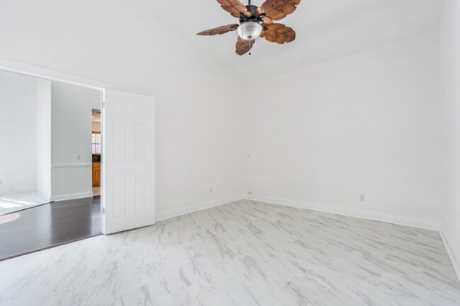 Building Photo - 4283 Brentwood Park Cir