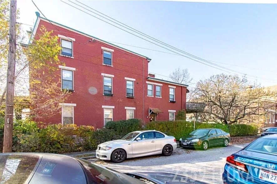 Exterior - 2359 Flora St