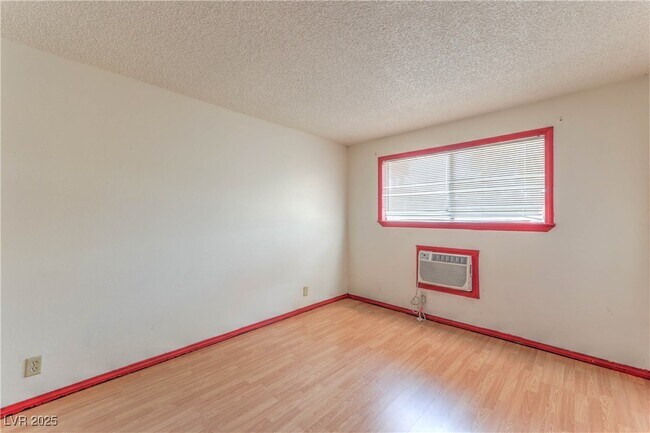 Building Photo - 5404 S Swenson St