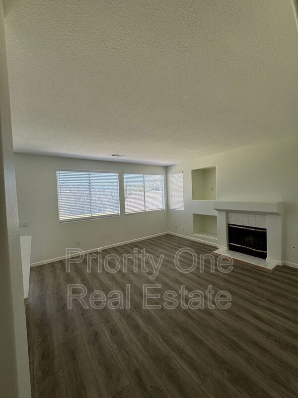 Building Photo - 560 Calle Capistrano