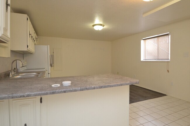 Building Photo - Awesome 5 bed 3 bath Home in Murray!!!