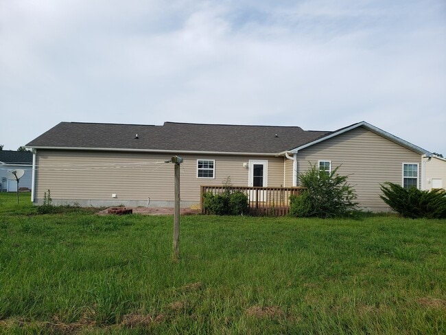 Building Photo - 3 bedroom/2 bath home Sneads Ferry