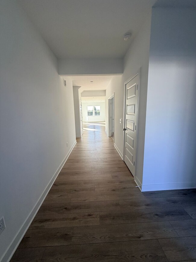 Building Photo - 936 Shadow Dr