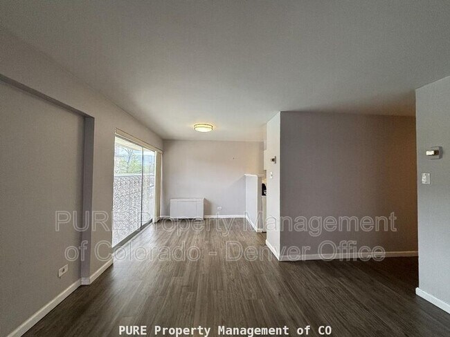 Building Photo - 888 Logan St