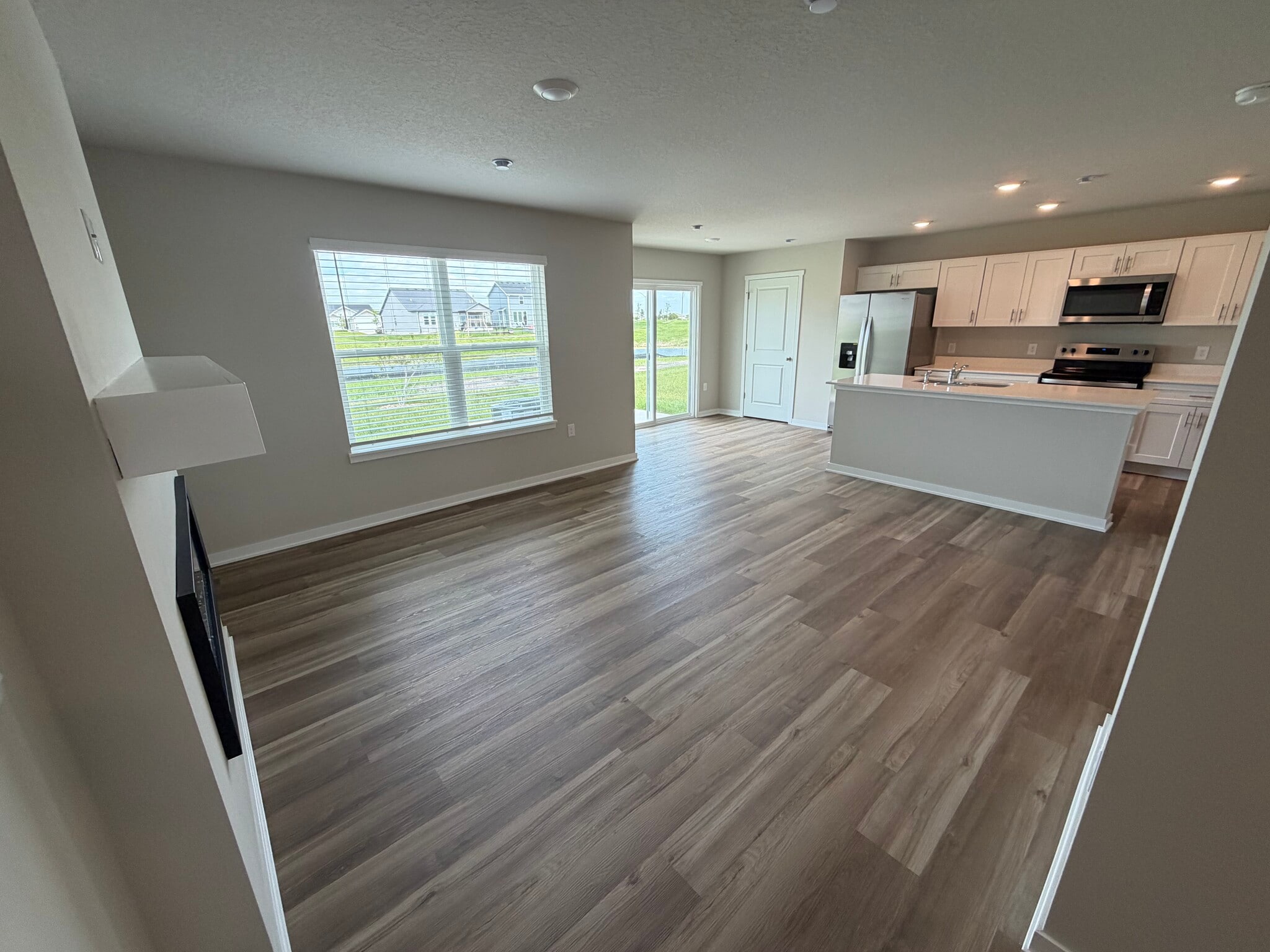 Building Photo - 17021 Persimmon Ln