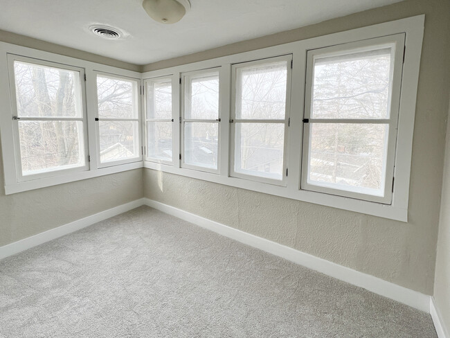 Building Photo - 30 Crissey Ave