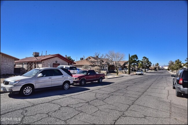 Building Photo - 12107 Valley Quail Dr