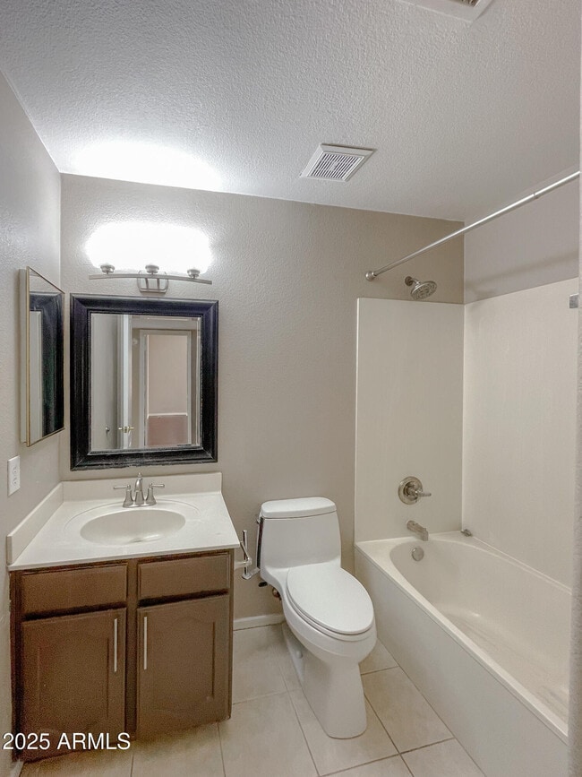 Building Photo - 1615 W Enfield Way