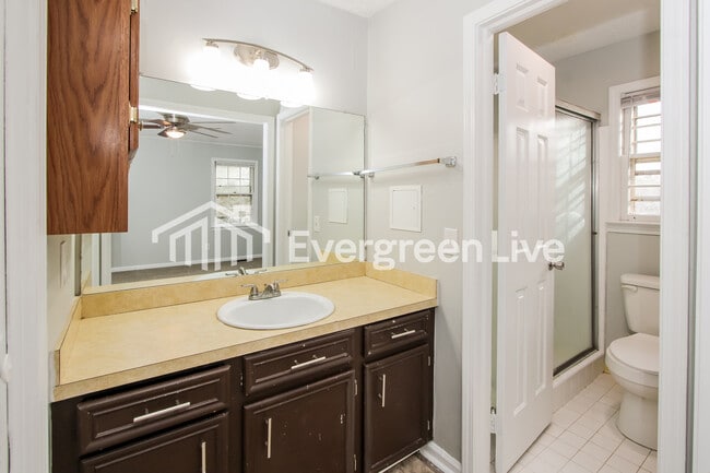 Building Photo - 213 Andover Cir