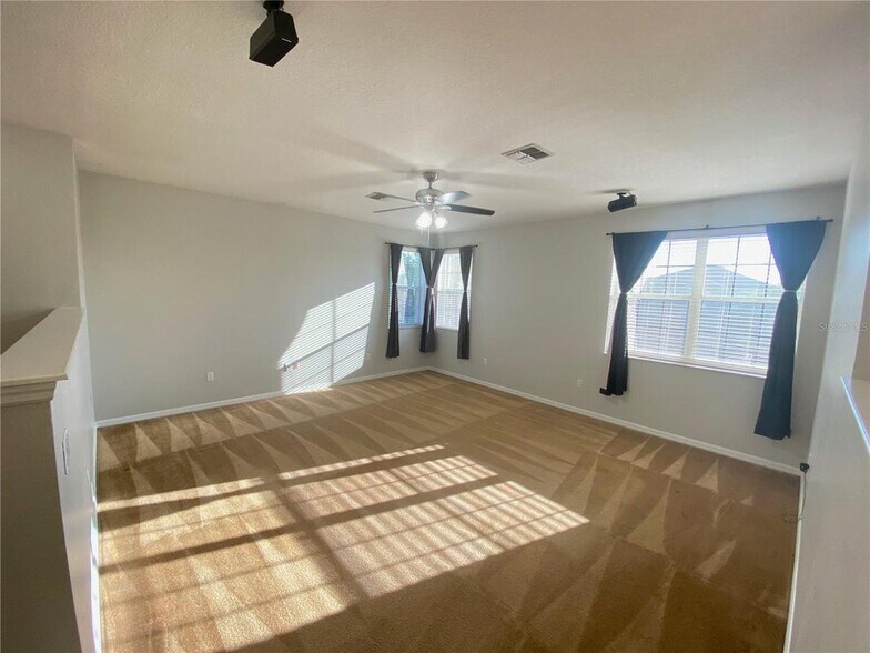 Building Photo - 944 Lost Grove Cir