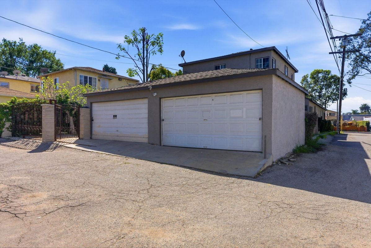 Building Photo - 2119 1/2 Stewart Street