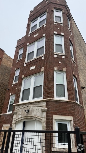 Building Photo - 1110 W Marquette Rd