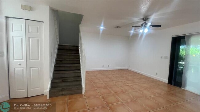 Building Photo - 1432 SW 47th Ave