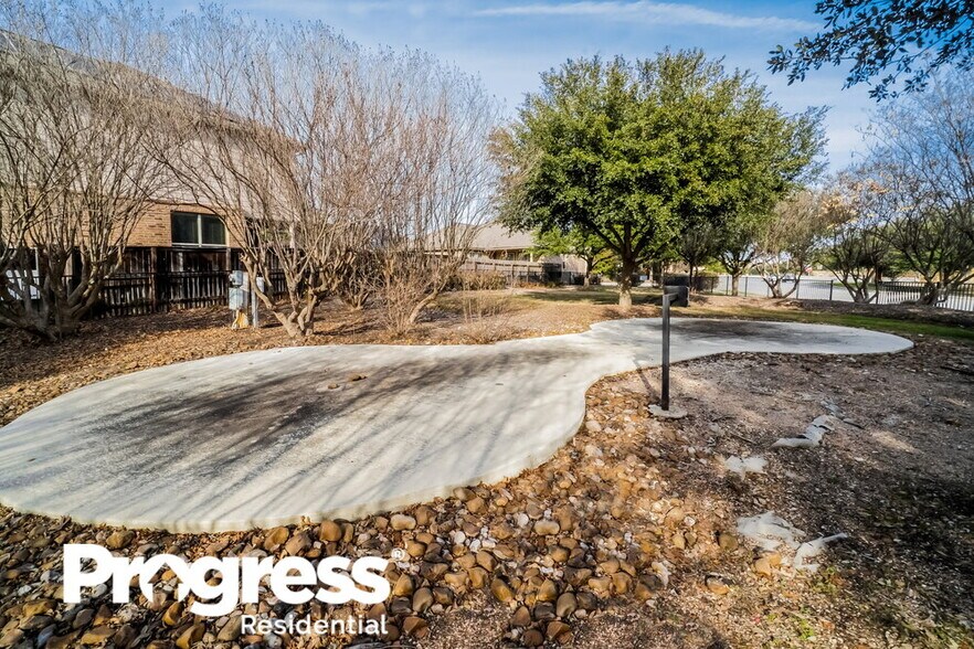 Building Photo - 340 Buckboard Ln