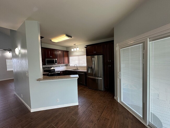 Building Photo - 1082-1082 Hakala St