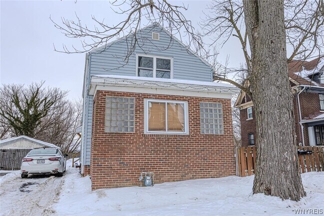 Building Photo - 1629 10th St