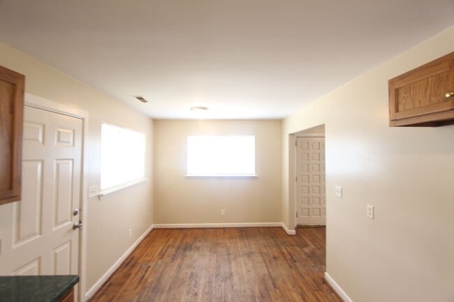 Building Photo - Great Home - New on The Market!!  Convenie...