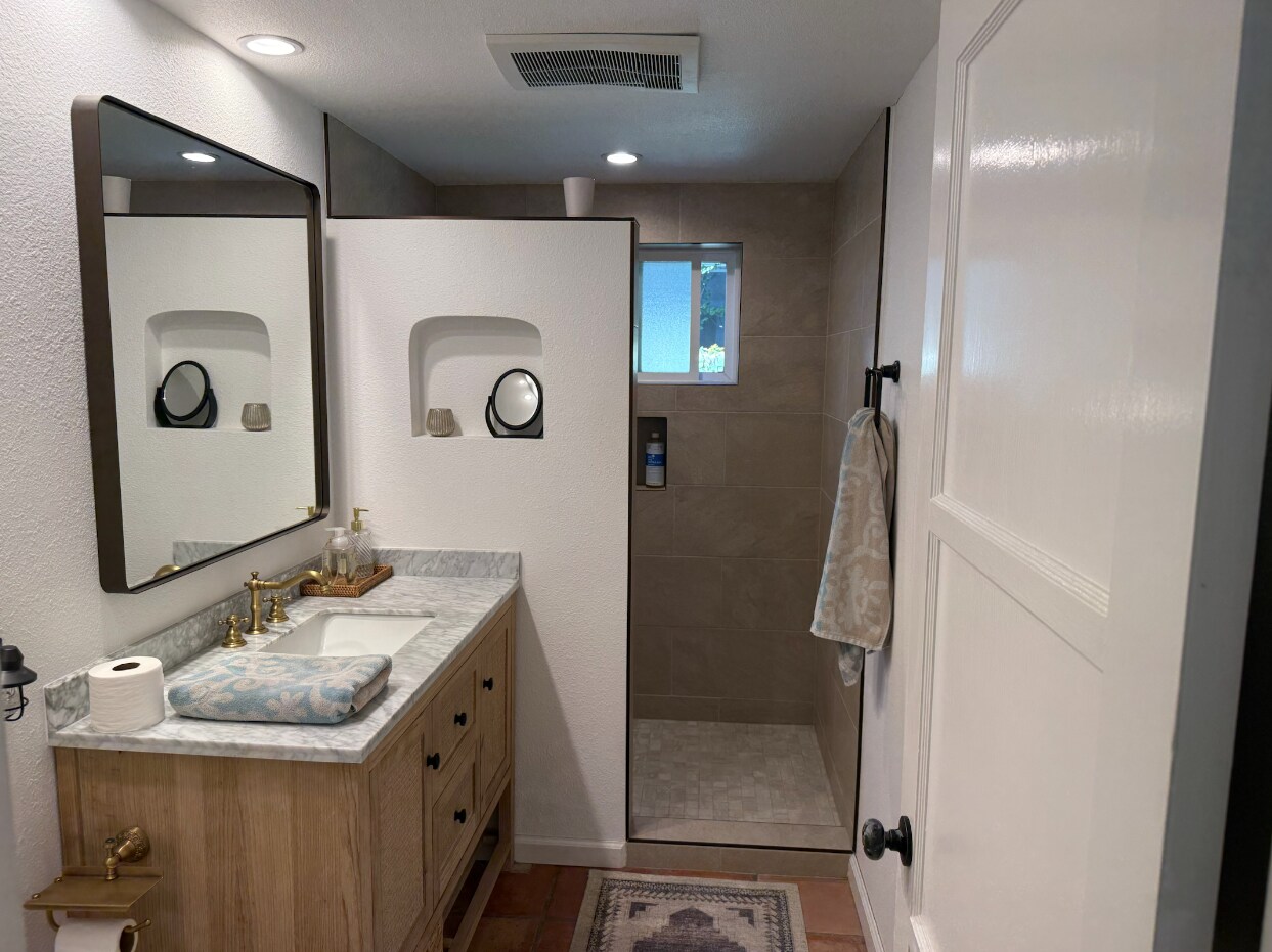 Building Photo - 5408 Morella Ave