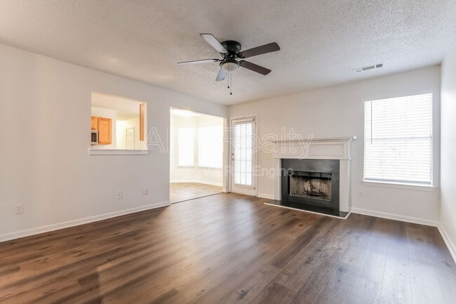 Building Photo - 828 Marcus Ln