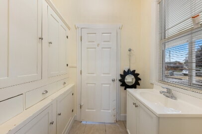 Building Photo - Charming & Updated Home with Garage